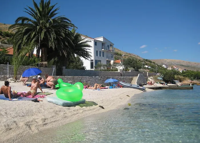 아파트 Marer 트로기르