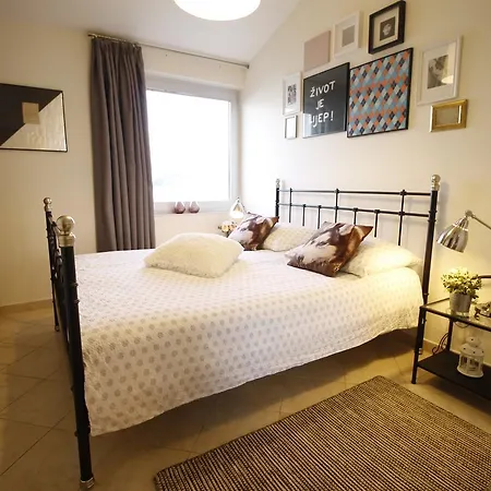 公寓 Marer 特罗吉尔